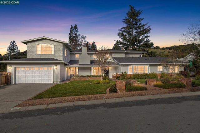 104 Van Ripper Ln, Orinda, CA 94563