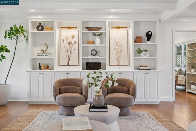 104 Van Ripper Ln, Orinda, CA 94563