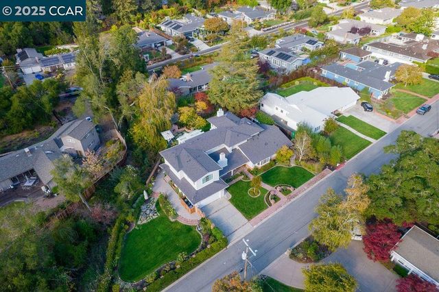 104 Van Ripper Ln, Orinda, CA 94563