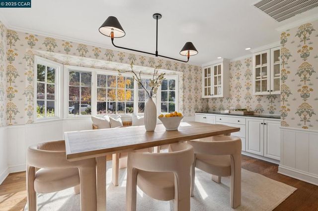 104 Van Ripper Ln, Orinda, CA 94563