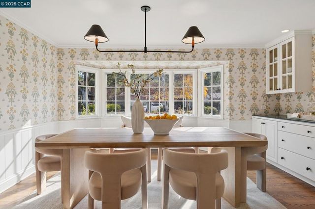 104 Van Ripper Ln, Orinda, CA 94563