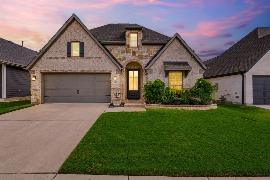 2449 Lazy Dog Lane, Northlake, TX 76247
