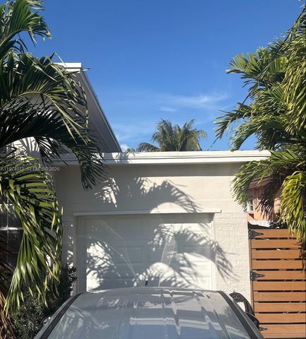 9048 Carlyle Ave, Surfside, FL 33154