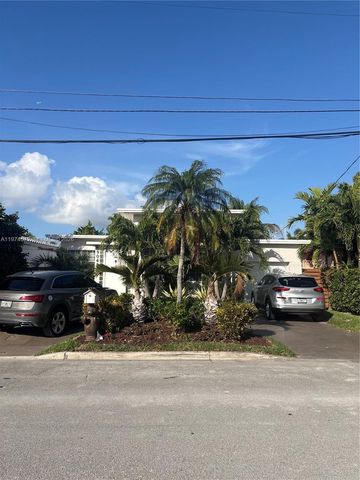 9048 Carlyle Ave, Surfside, FL 33154