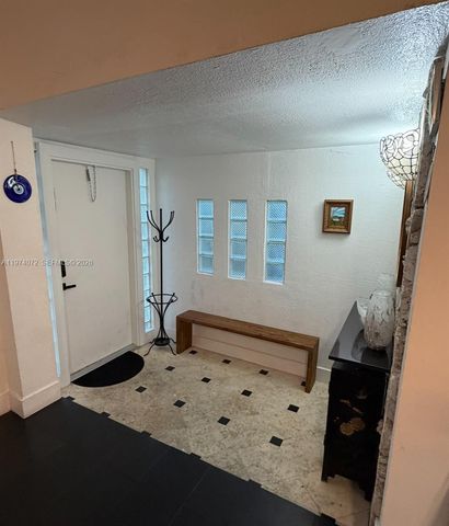 9048 Carlyle Ave, Surfside, FL 33154