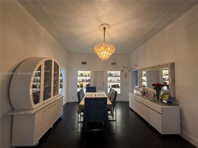 9048 Carlyle Ave, Surfside, FL 33154