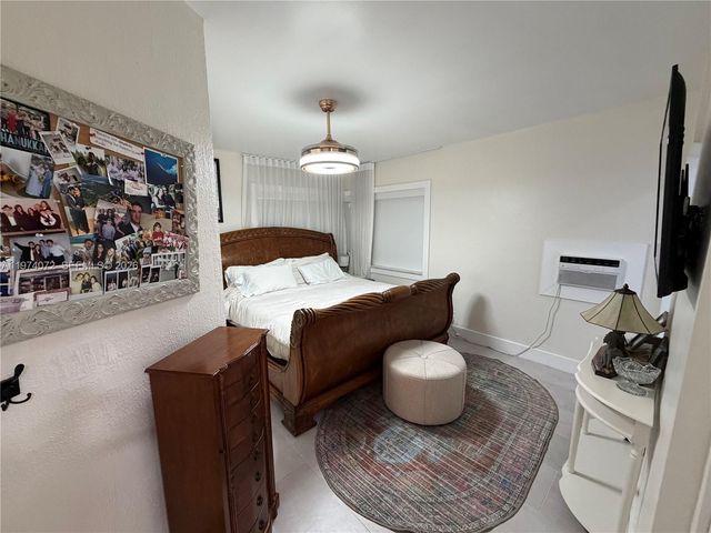 9048 Carlyle Ave, Surfside, FL 33154