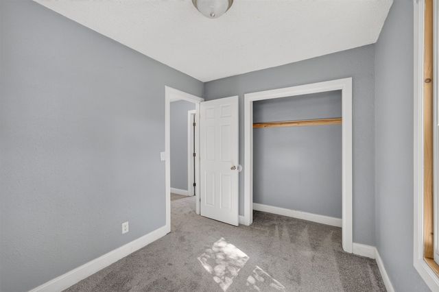 3521 E Sunview Ave, Wichita, KS 67216