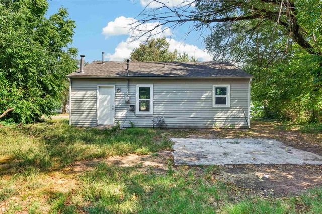 3521 E Sunview Ave, Wichita, KS 67216