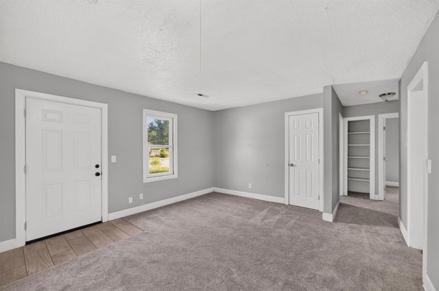 3521 E Sunview Ave, Wichita, KS 67216