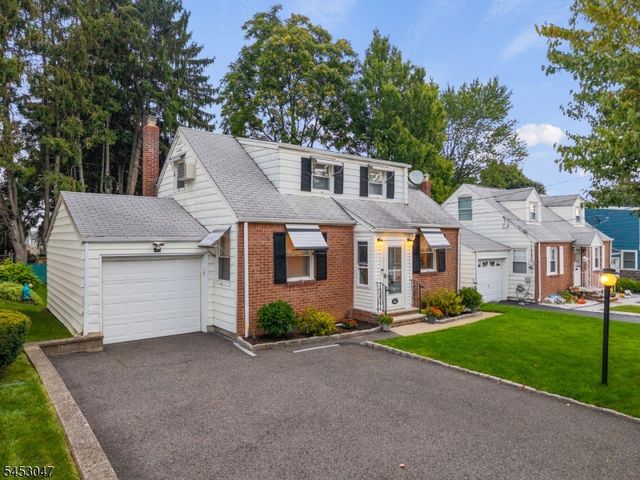 102 Sherwood St, Clifton City, NJ 07013