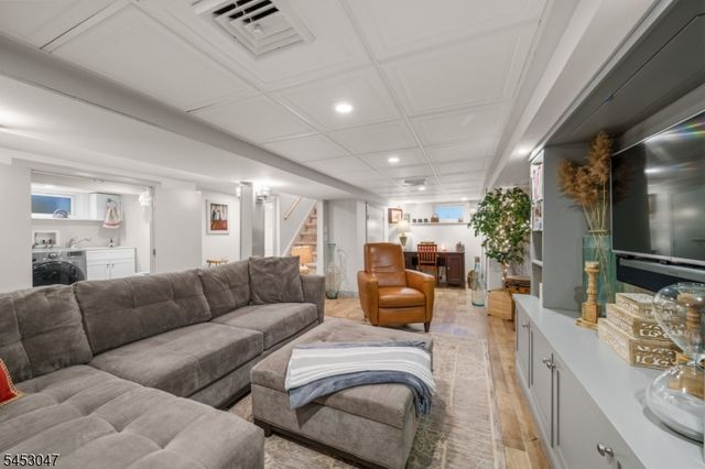 102 Sherwood St, Clifton City, NJ 07013
