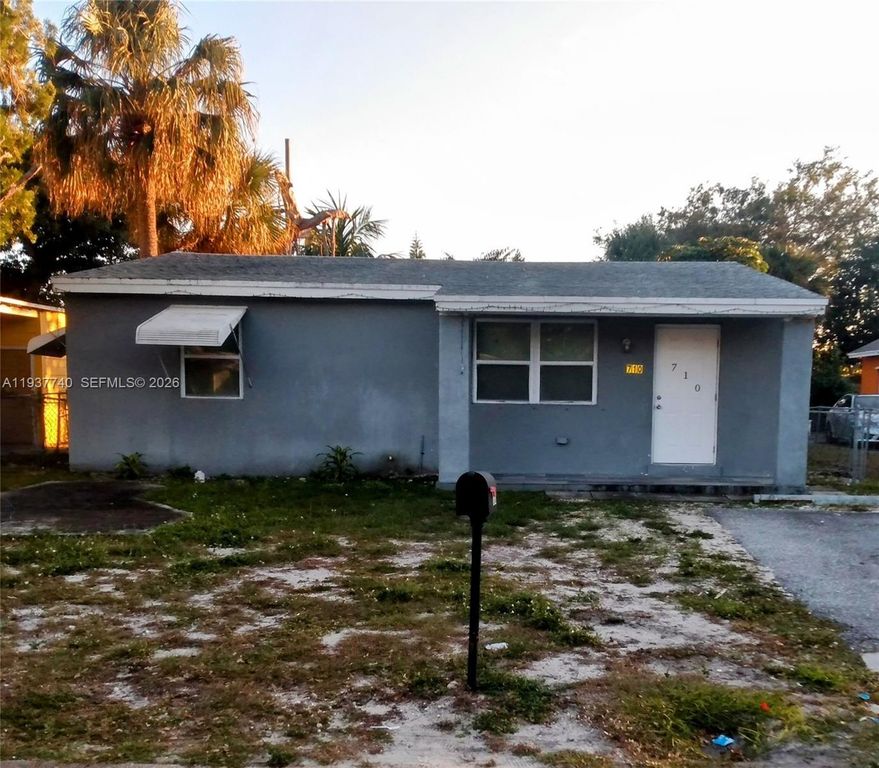 710 52nd St, West Palm Beach, FL 33407