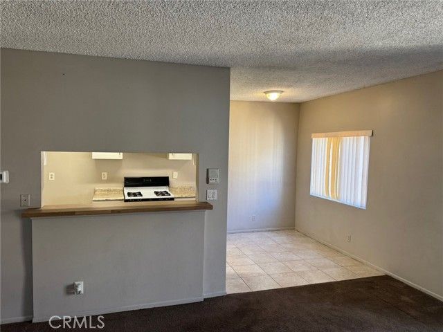 15516 Nordhoff Street 209, North Hills (los Angeles), CA 91343