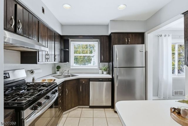 31 Randolph Pl, West Orange Twp., NJ 07052