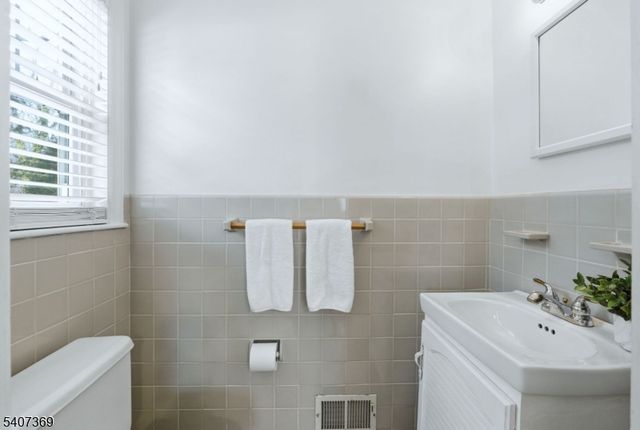 31 Randolph Pl, West Orange Twp., NJ 07052