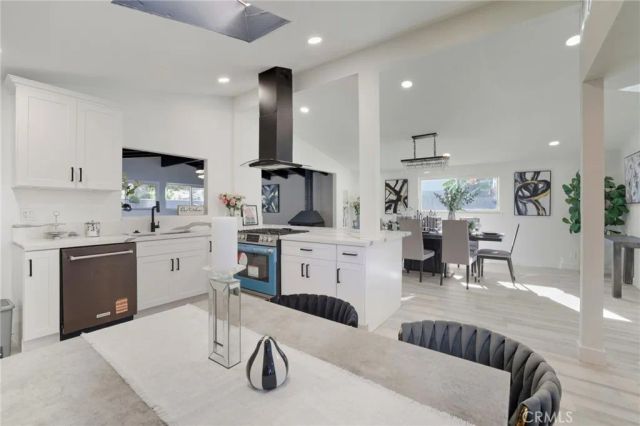 405 S Clara, Santa Ana, CA 92703