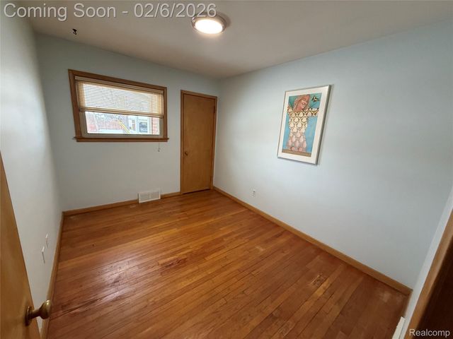 21906 Sunnyside Street, St. Clair Shores, MI 48080