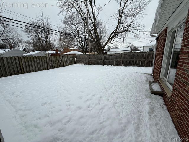 21906 Sunnyside Street, St. Clair Shores, MI 48080