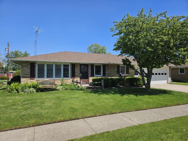 111 David Court, La Porte, IN 46350