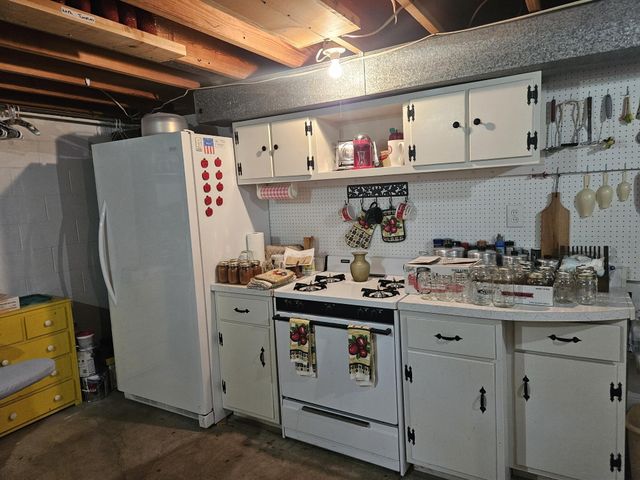 111 David Court, La Porte, IN 46350