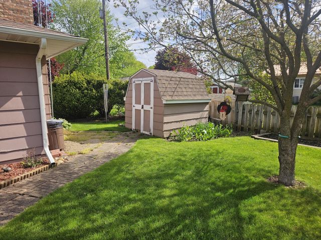 111 David Court, La Porte, IN 46350