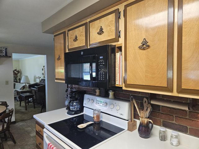 111 David Court, La Porte, IN 46350