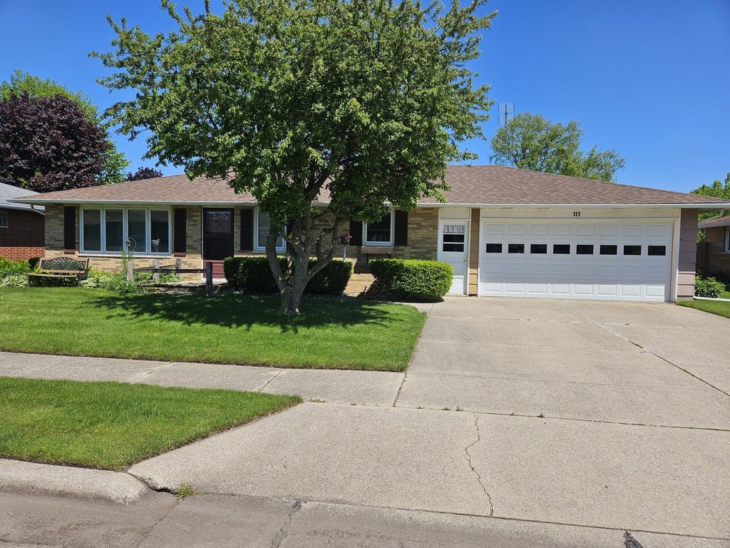 111 David Court, La Porte, IN 46350