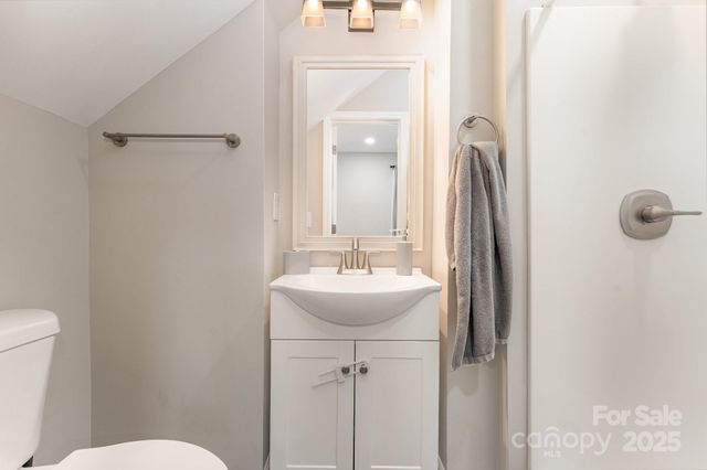 201 Hendrix Drive, Kernersville, NC 27284