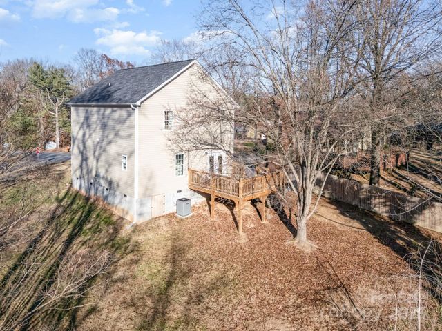 201 Hendrix Drive, Kernersville, NC 27284