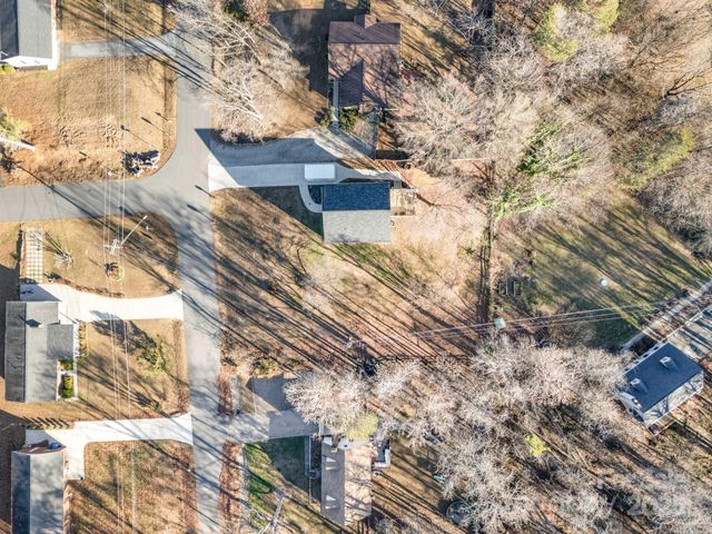 201 Hendrix Drive, Kernersville, NC 27284