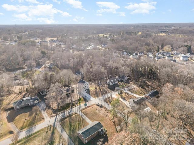 201 Hendrix Drive, Kernersville, NC 27284