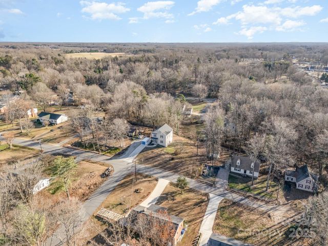 201 Hendrix Drive, Kernersville, NC 27284