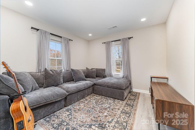 201 Hendrix Drive, Kernersville, NC 27284