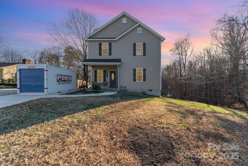 201 Hendrix Drive, Kernersville, NC 27284