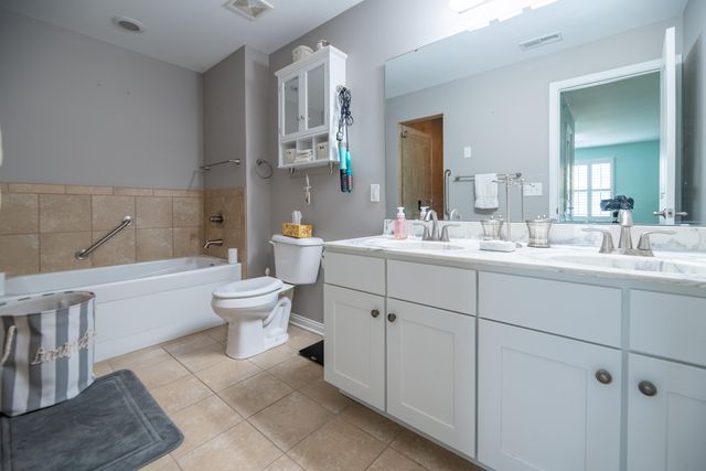 646 Hidden Pine Way, Crescent Springs, KY 41017