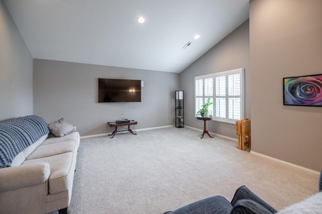 646 Hidden Pine Way, Crescent Springs, KY 41017