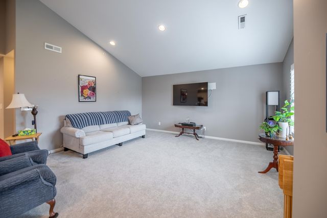 646 Hidden Pine Way, Crescent Springs, KY 41017