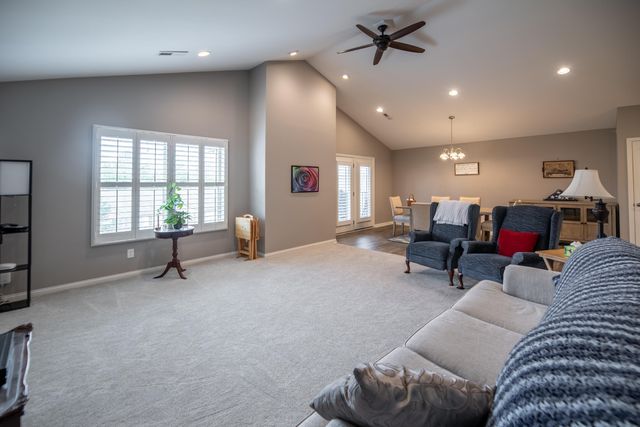 646 Hidden Pine Way, Crescent Springs, KY 41017