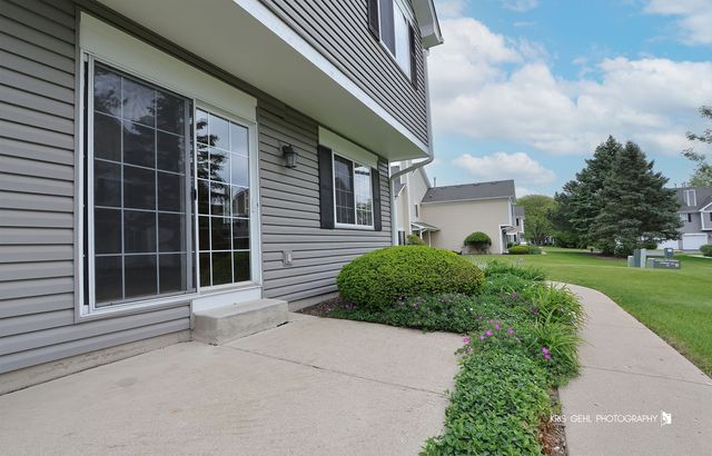 661 Silver Creek Road 661, Woodstock, IL 60098