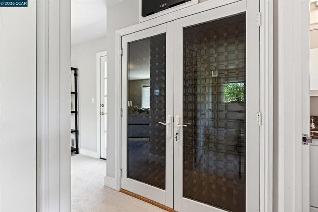 10 Hillcrest Dr, Orinda, CA 94563