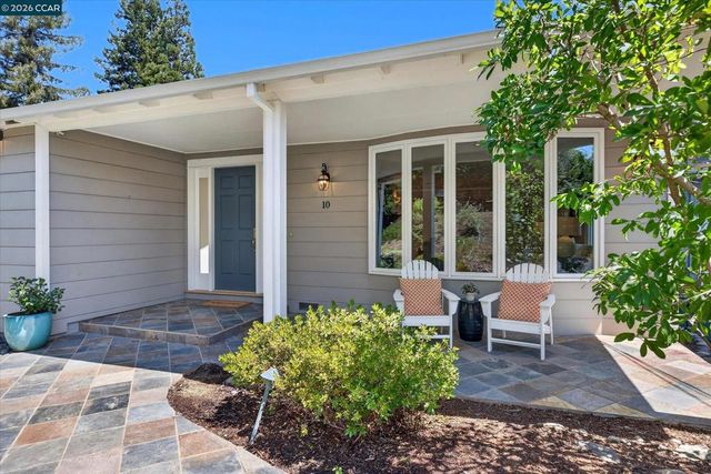 10 Hillcrest Dr, Orinda, CA 94563