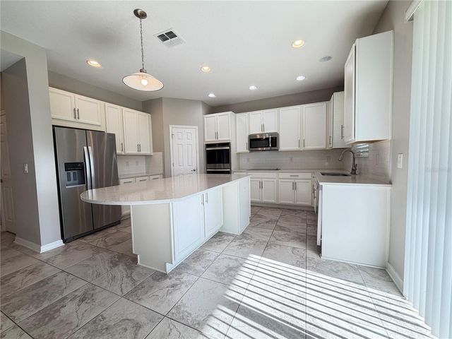 860 BAY BRIDGE CIRCLE, Apopka, FL 32703