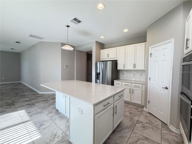 860 BAY BRIDGE CIRCLE, Apopka, FL 32703