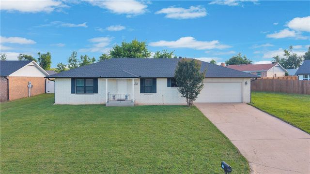 704 S Riviera Drive, Rogers, AR 72758