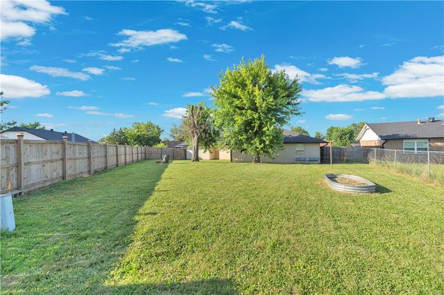 704 S Riviera Drive, Rogers, AR 72758