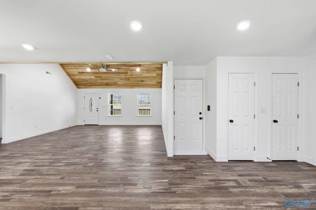 117 Creekside Drive, Albertville, AL 35950