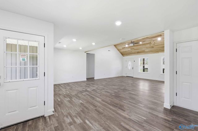 117 Creekside Drive, Albertville, AL 35950