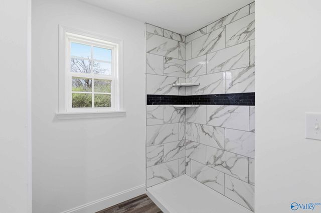 117 Creekside Drive, Albertville, AL 35950