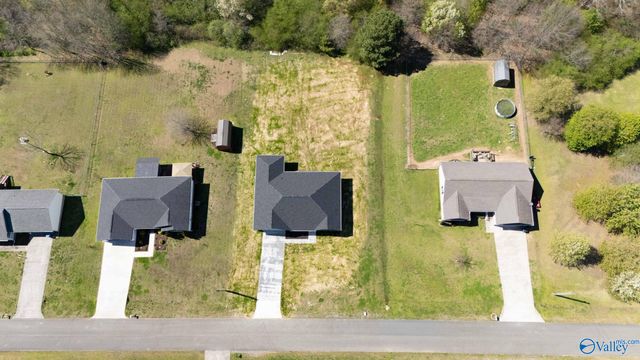 117 Creekside Drive, Albertville, AL 35950